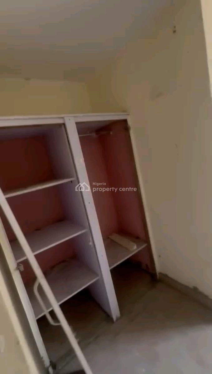 4 Nos Renovated , Decent and Spacious 2bedroom Flats,, Off Bajulaye Road, Shomolu, Lagos, Flat / Apartment for Rent