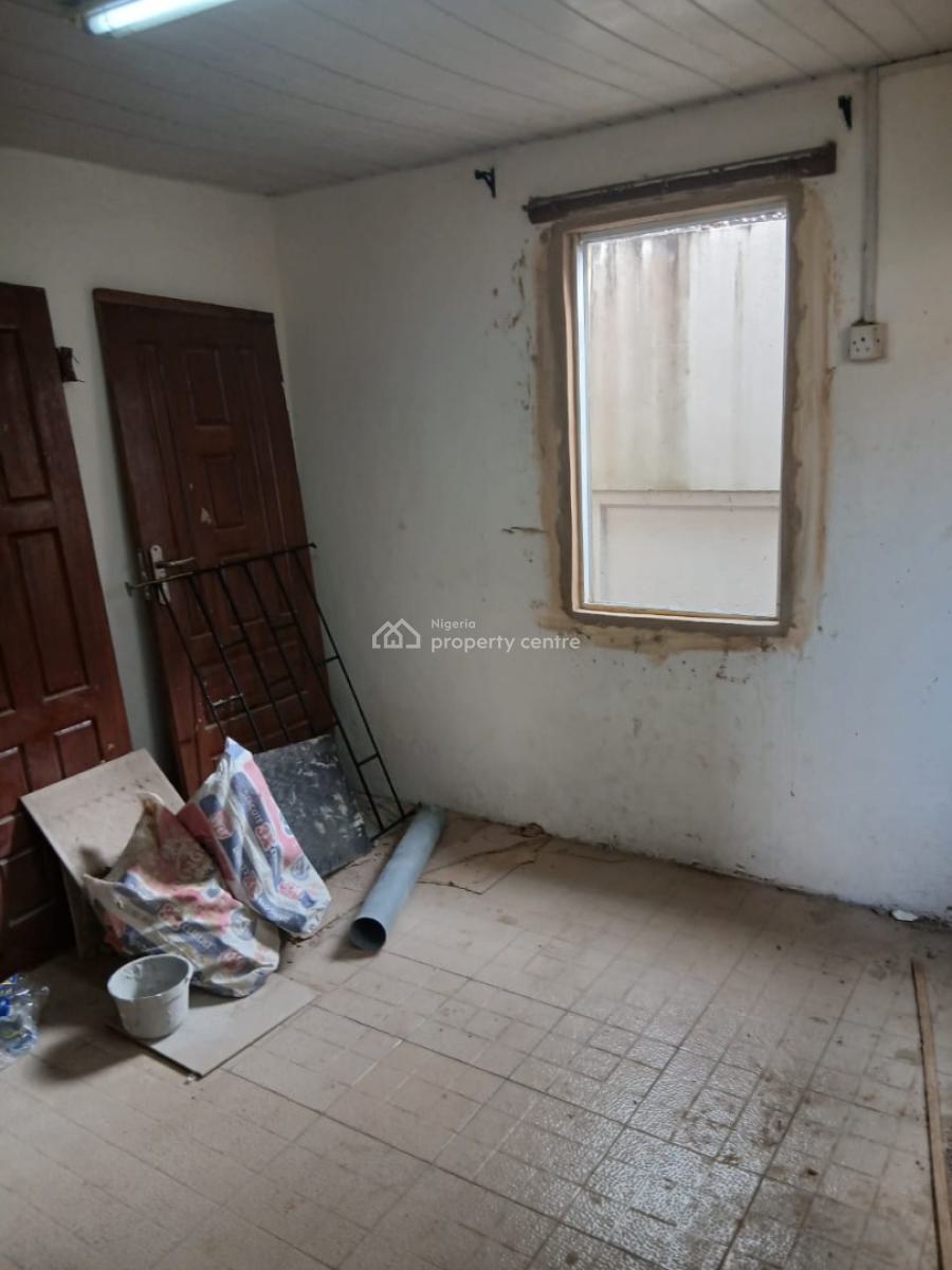 Two Rooms Bq Miniflat, Dolphin Estate, Ikoyi, Lagos, Mini Flat (room and Parlour) for Rent