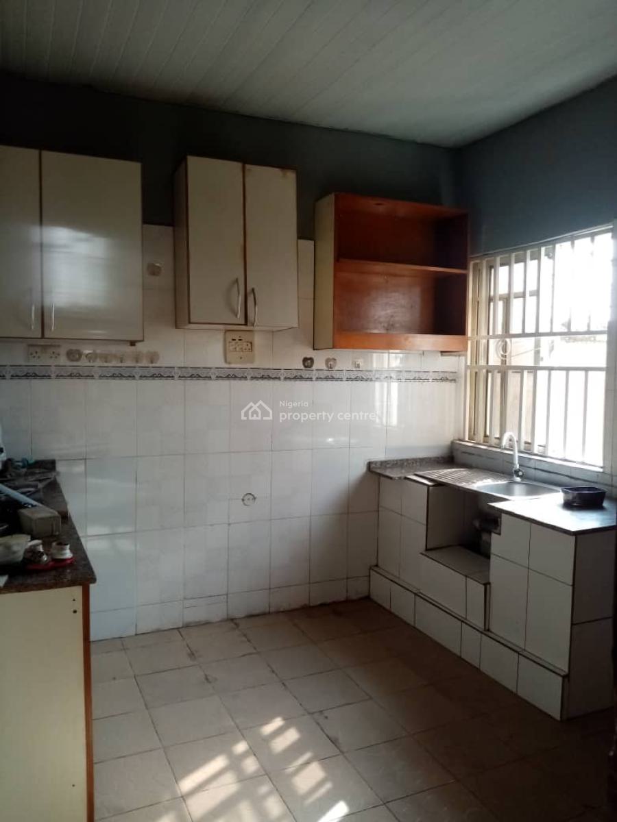 Well Maintained  2 Bedroom Flat, Elemoro, Lakowe, Ibeju Lekki, Lagos, Flat / Apartment for Rent