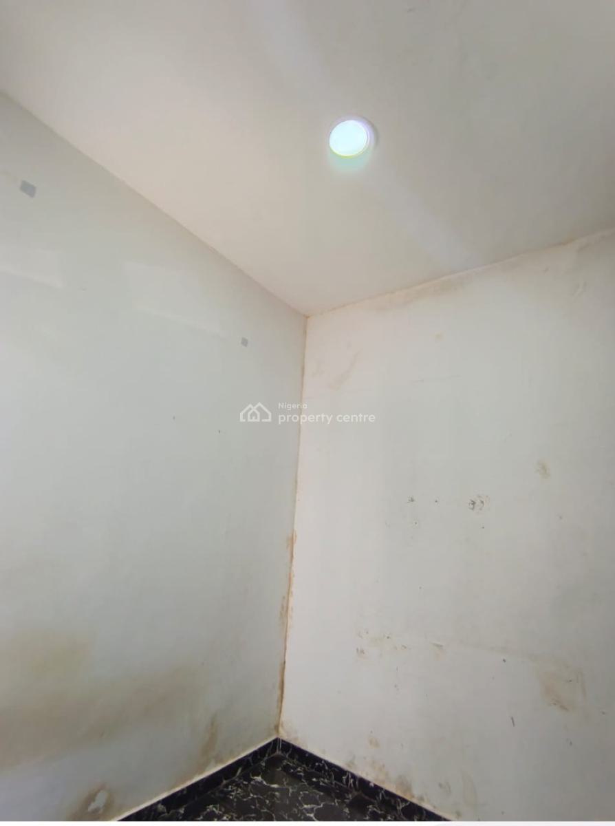 Clean Selfcon Available at Lbs, Lbs, Sangotedo, Ajah, Lagos, Self Contain (single Rooms) for Rent