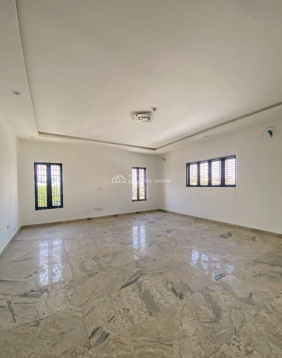 7 Bedroom Mansion  1,700sqm, Guzape District, Abuja, Terraced Duplex for Sale