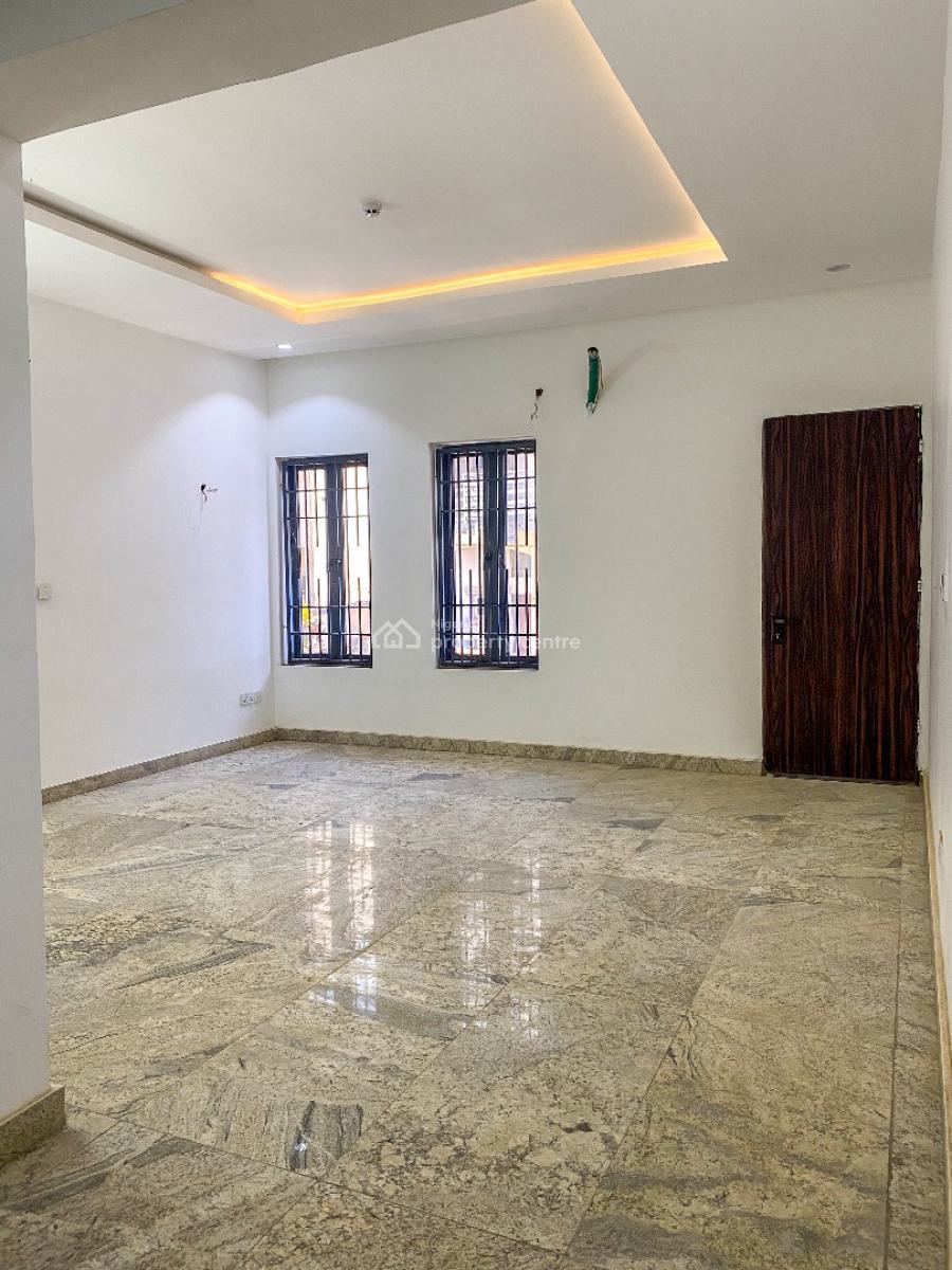 7 Bedroom Mansion  1,700sqm, Guzape District, Abuja, Terraced Duplex for Sale