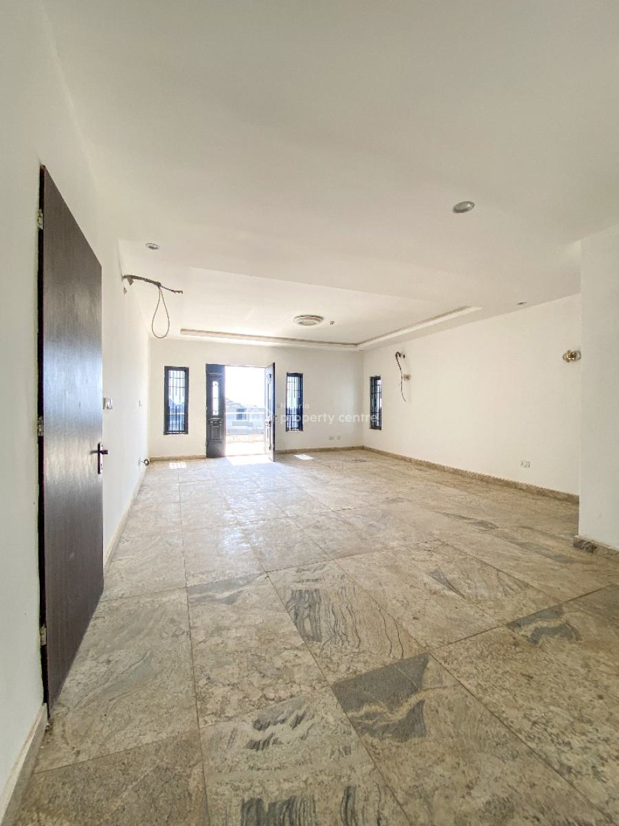 7 Bedroom Mansion  1,700sqm, Guzape District, Abuja, Terraced Duplex for Sale