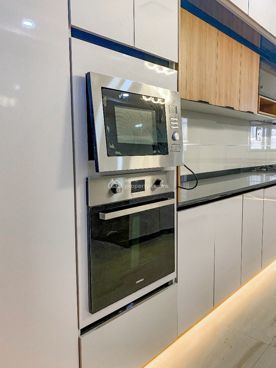 7 Bedroom Mansion  1,700sqm, Guzape District, Abuja, Terraced Duplex for Sale