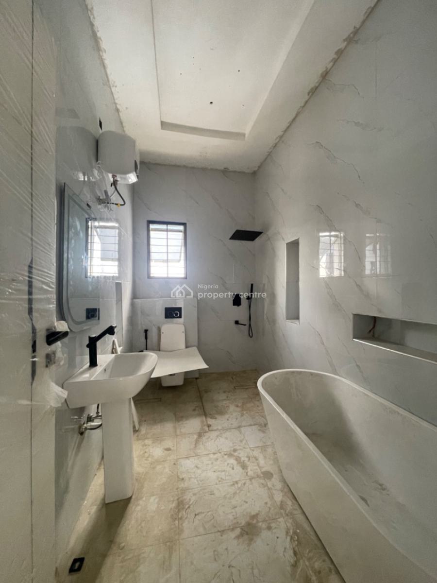 5 Bedroom House with a Bq, Magodo Gra Phase 1, Magodo, Lagos, Detached Duplex for Sale