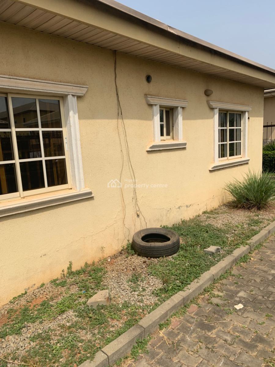 Spacious 3 Bedroom Bungalow, Gaduwa District, Gaduwa, Abuja, Detached Bungalow for Rent