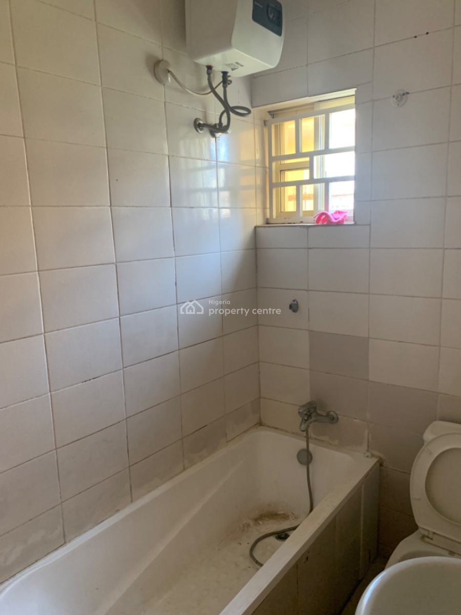 Spacious 3 Bedroom Bungalow, Gaduwa District, Gaduwa, Abuja, Detached Bungalow for Rent