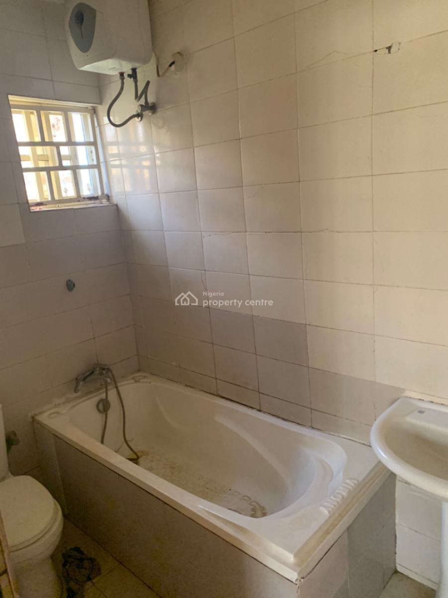 Spacious 3 Bedroom Bungalow, Gaduwa District, Gaduwa, Abuja, Detached Bungalow for Rent