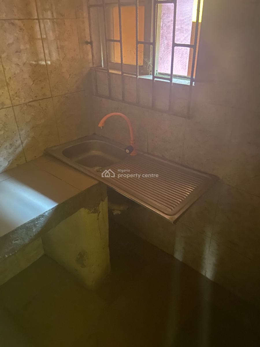 a Clean 2 Bedroom Apartment, Lucky Fiber Road, Ikorodu, Lagos, Flat / Apartment for Rent