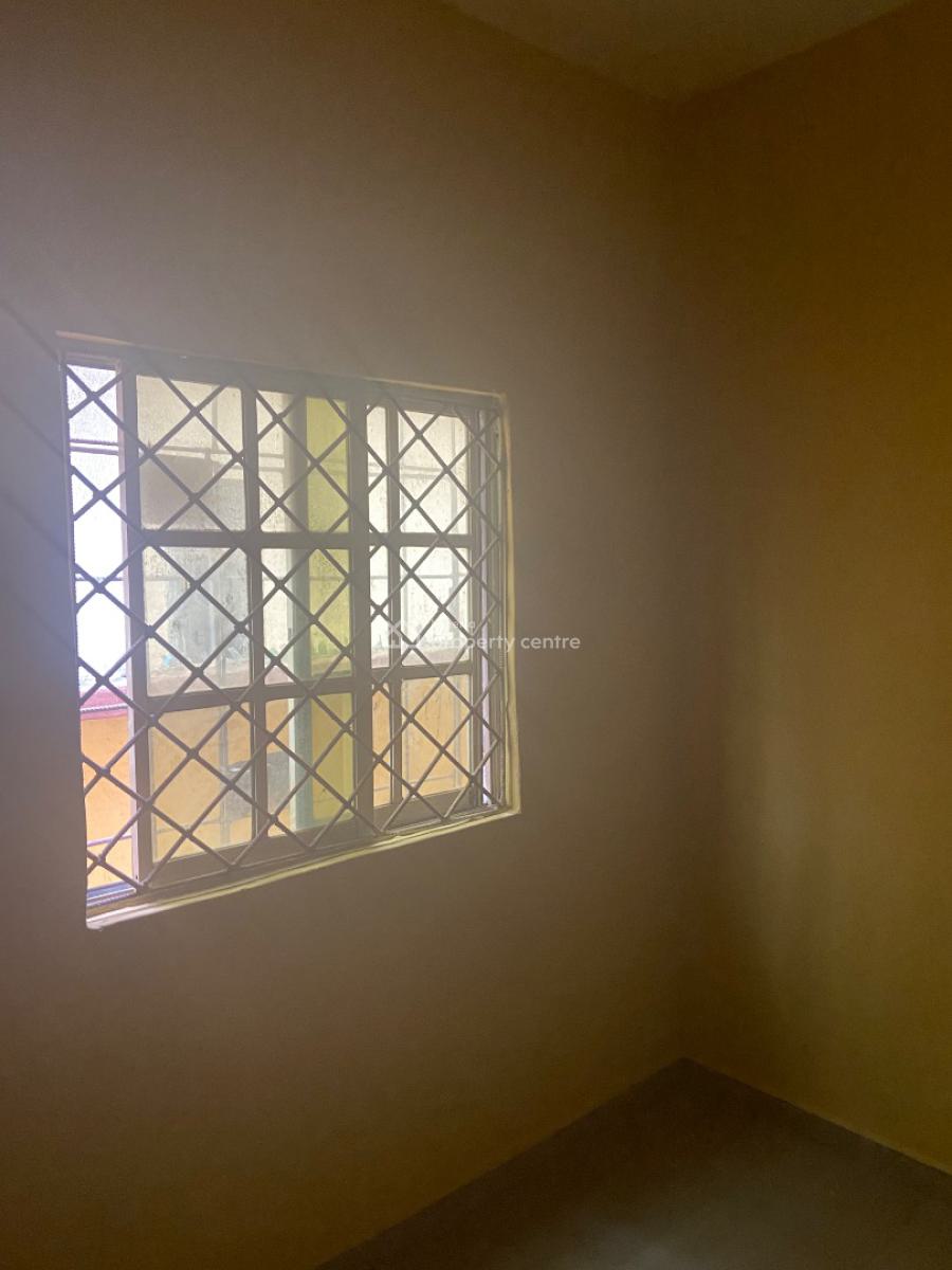a Clean 2 Bedroom Apartment, Lucky Fiber Road, Ikorodu, Lagos, Flat / Apartment for Rent