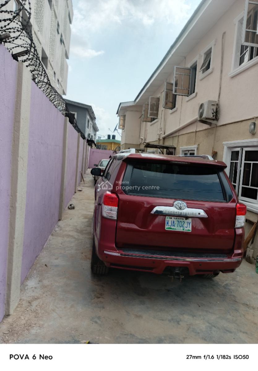 Executive and Super 2 Bedroom, Sadiku Street, Ilasa -maja, Ilasamaja, Mushin, Lagos, Flat / Apartment for Rent