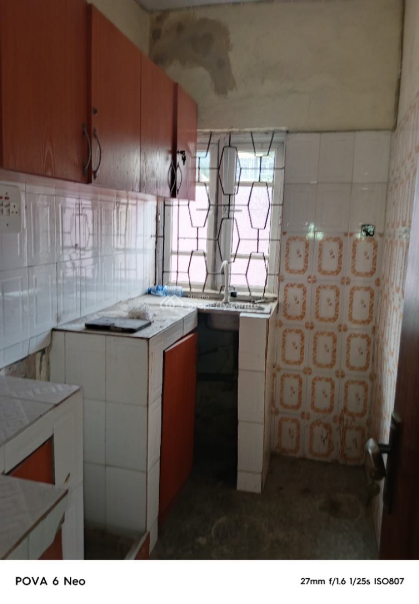 Executive and Super 2 Bedroom, Sadiku Street, Ilasa -maja, Ilasamaja, Mushin, Lagos, Flat / Apartment for Rent