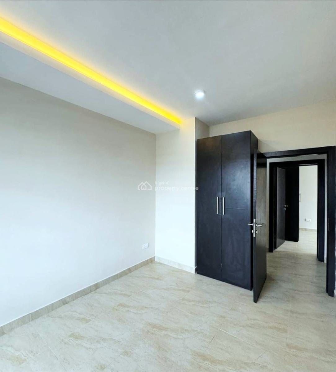 Well Maintained 4 Bedroom Terrace, Orchid Road, Lekki, Lagos, Terraced Duplex for Sale