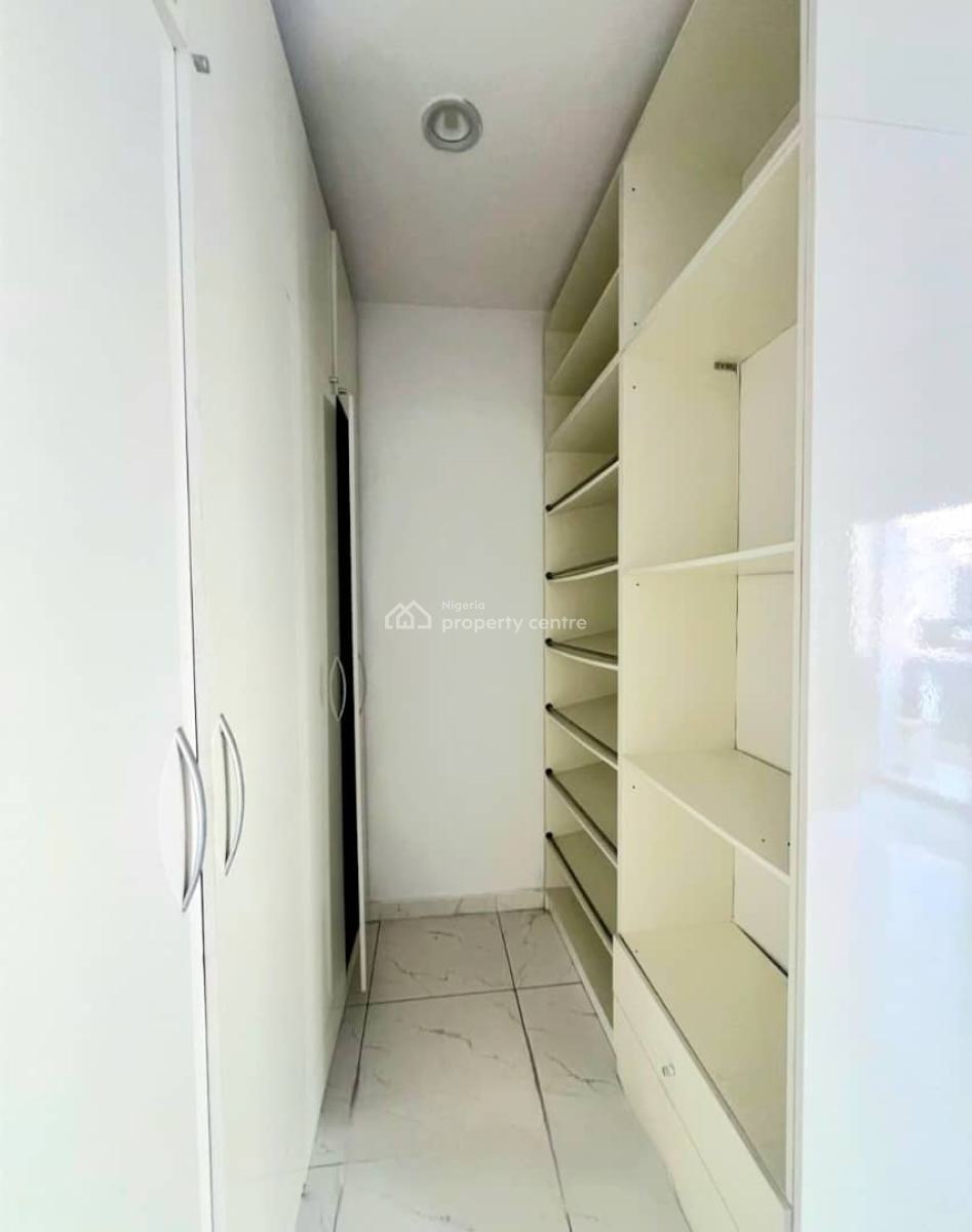 Well Maintained 4 Bedroom Terrace, Orchid Road, Lekki, Lagos, Terraced Duplex for Sale