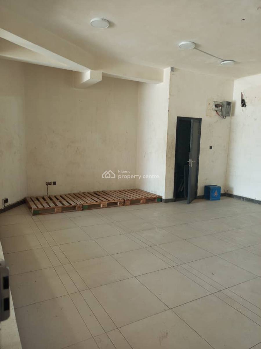 Neat and Sharp 3 Bedroom Flat, Osapa, Lekki, Lagos, Flat / Apartment for Rent