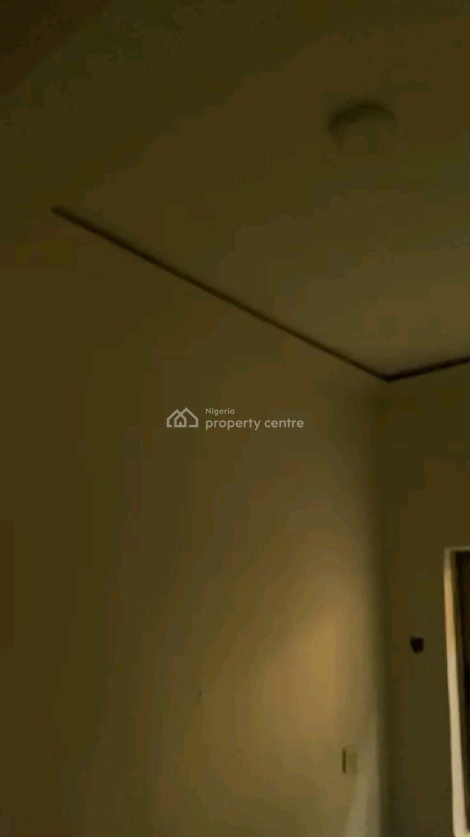 Standard  Mini Flat with 2 Toilets and Bath Downstairs,  Pop, Omoleye Street, Alagomeji, Yaba, Lagos, Mini Flat (room and Parlour) for Rent