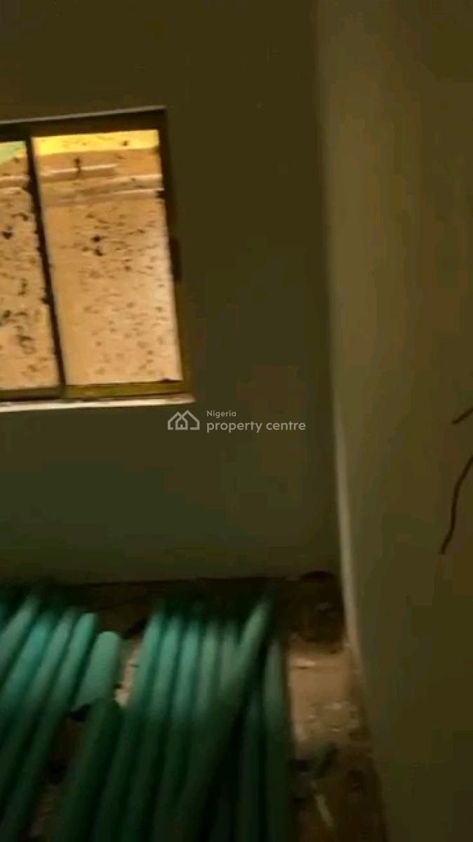 Standard  Mini Flat with 2 Toilets and Bath Downstairs,  Pop, Omoleye Street, Alagomeji, Yaba, Lagos, Mini Flat (room and Parlour) for Rent