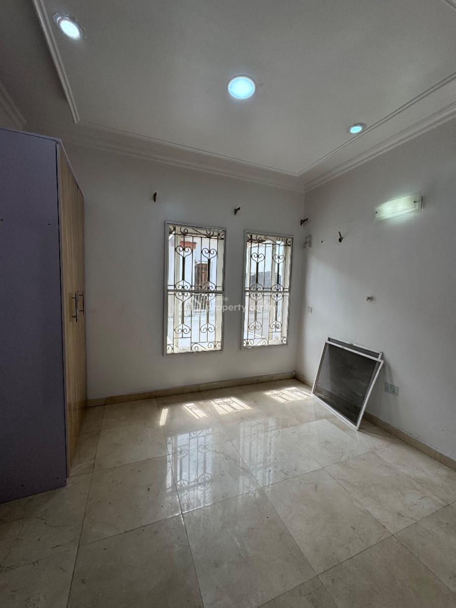 Fully Serviced 3 Bedroom Flat, Off Admiralty Way, Lekki Phase 1, Lekki, Lagos, Flat / Apartment for Rent