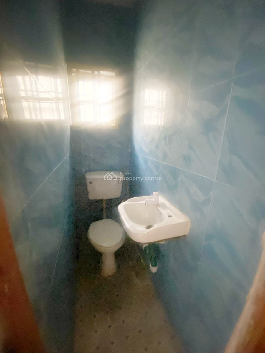 a Well Maintained Spacious 2 Bedroom Flat, Gra Phase 1, Magodo, Lagos, Flat / Apartment for Rent