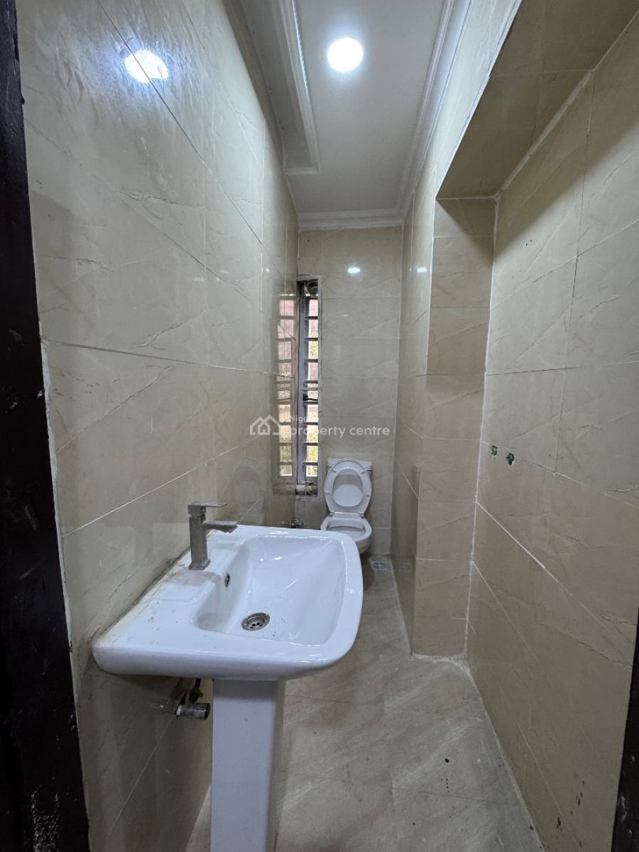 Fully Serviced 2 Bedroom Flat, Off Admiralty Way, Lekki Phase 1, Lekki, Lagos, Flat / Apartment for Rent