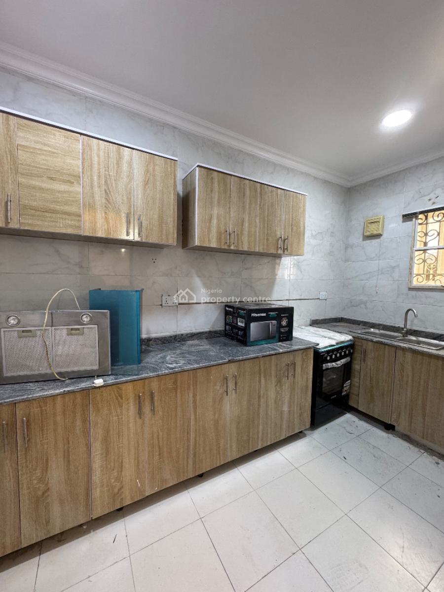 Fully Serviced 2 Bedroom Flat, Off Admiralty Way, Lekki Phase 1, Lekki, Lagos, Flat / Apartment for Rent