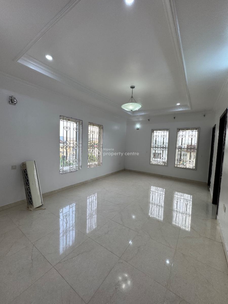 Fully Serviced 2 Bedroom Flat, Off Admiralty Way, Lekki Phase 1, Lekki, Lagos, Flat / Apartment for Rent