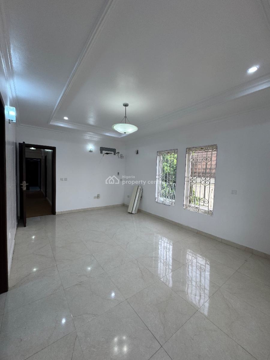 Fully Serviced 2 Bedroom Flat, Off Admiralty Way, Lekki Phase 1, Lekki, Lagos, Flat / Apartment for Rent