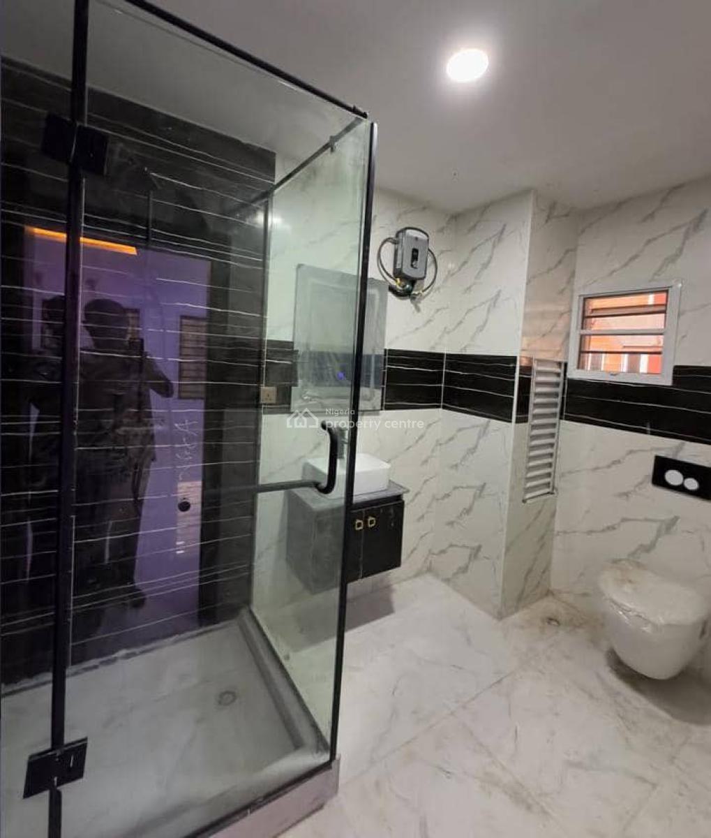 Newly Built 2 Bedroom Flat, Lekki Phase 1, Lekki, Lagos, Flat / Apartment for Rent