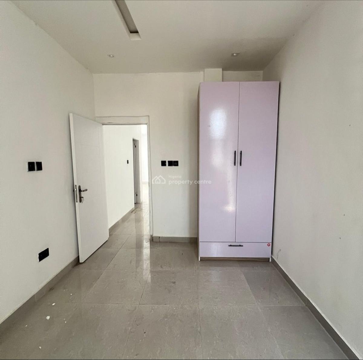Beautiful 2 Bedroom Apartment with Swimming Pool and Gym, Ologolo, Lekki, Lagos, Flat / Apartment for Sale