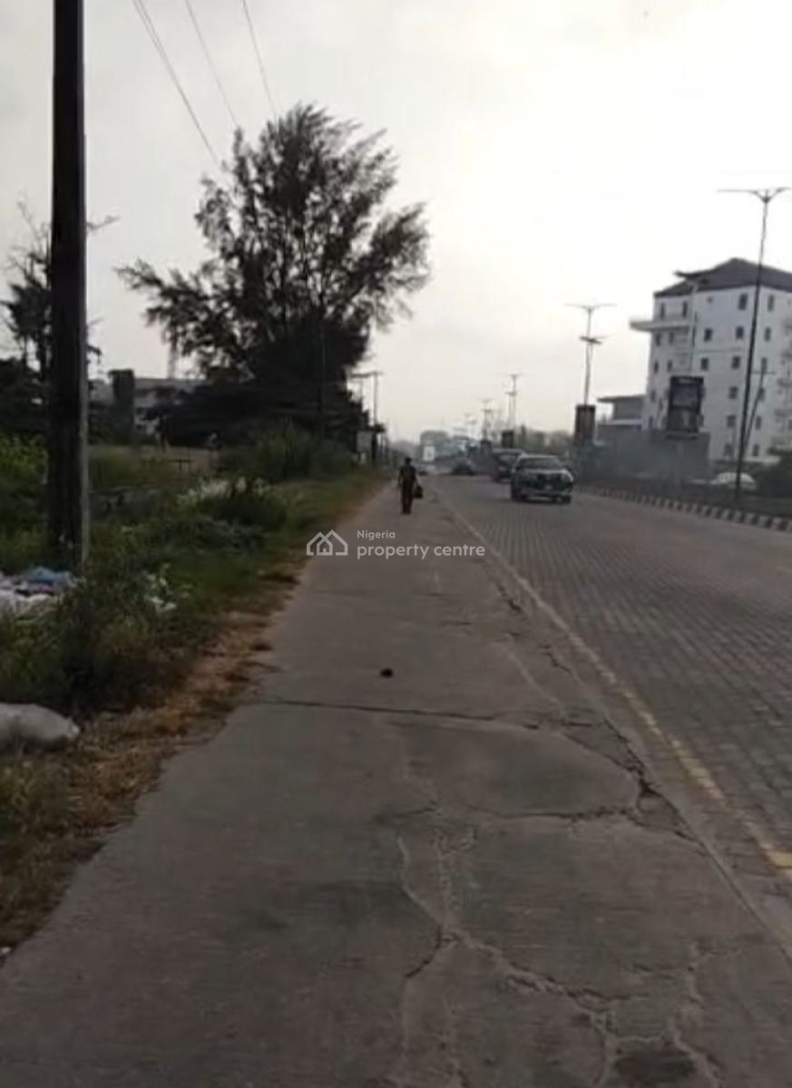 Readily Available Commercial Plots, Admiralty Way, Lekki Phase 1, Lekki, Lagos, Plaza / Complex / Mall for Sale