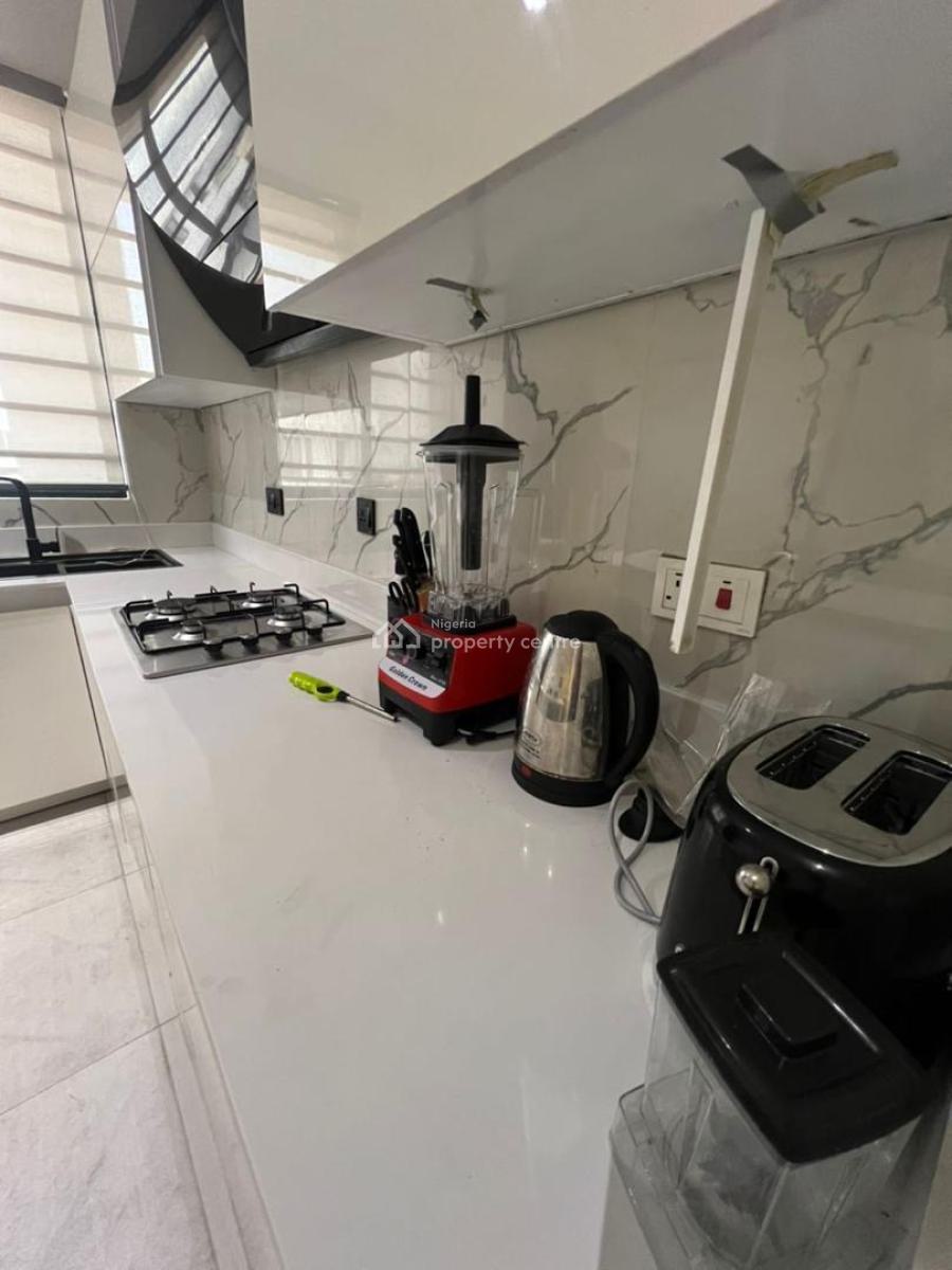 Furnished 3 Bedroom Penthouse with Elevator, Lekki Phase 1, Lekki, Lagos, Flat / Apartment for Sale