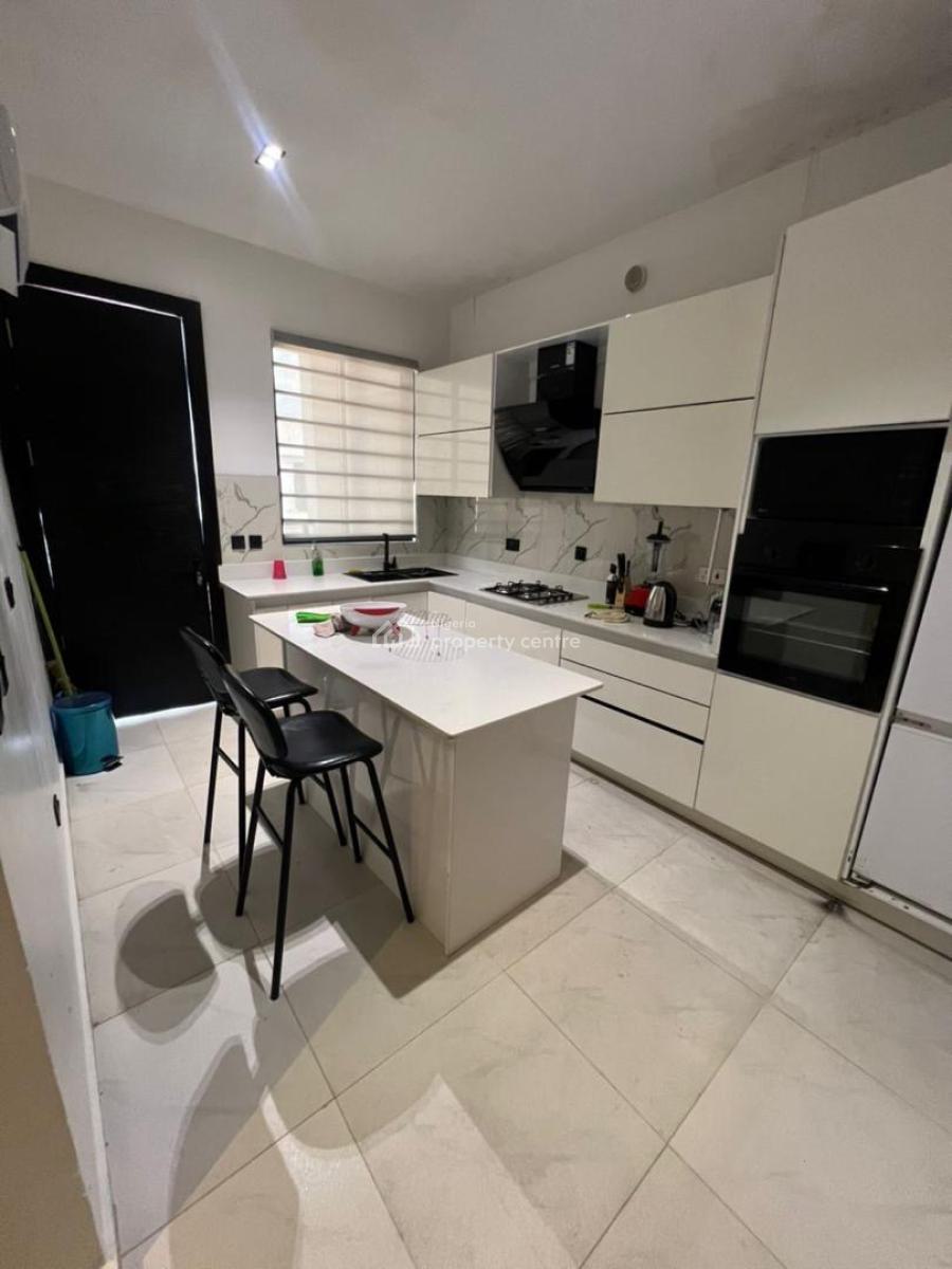 Furnished 3 Bedroom Penthouse with Elevator, Lekki Phase 1, Lekki, Lagos, Flat / Apartment for Sale