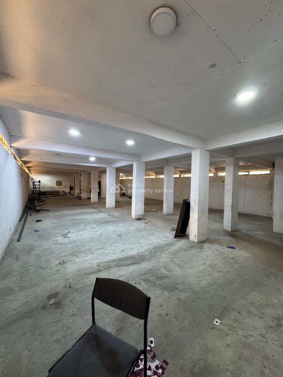 Warehouse Measuring 323.06 Sqm + 2 Offices, Bathroom & Toilets, Lekki Phase 1, Lekki, Lagos, Warehouse for Rent