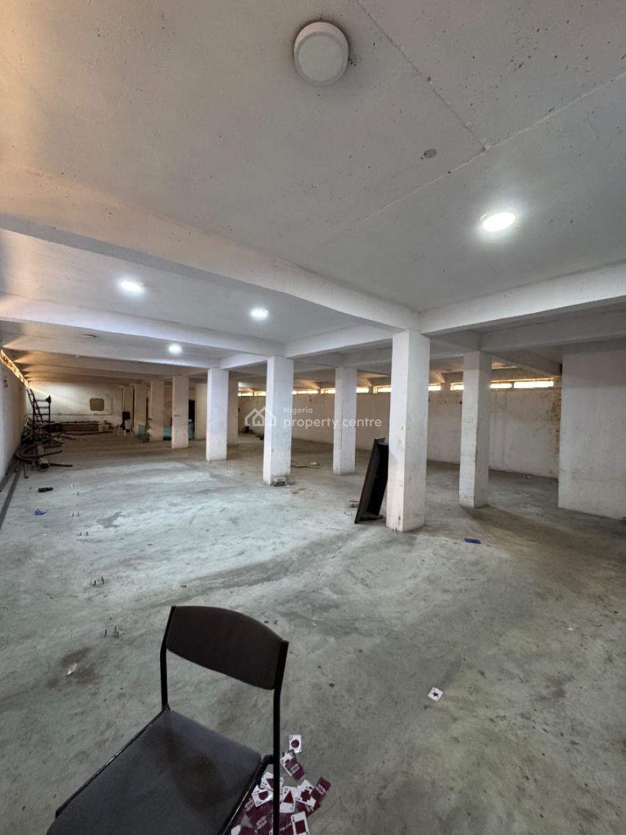 Warehouse Measuring 323.06 Sqm + 2 Offices, Bathroom & Toilets, Lekki Phase 1, Lekki, Lagos, Warehouse for Rent