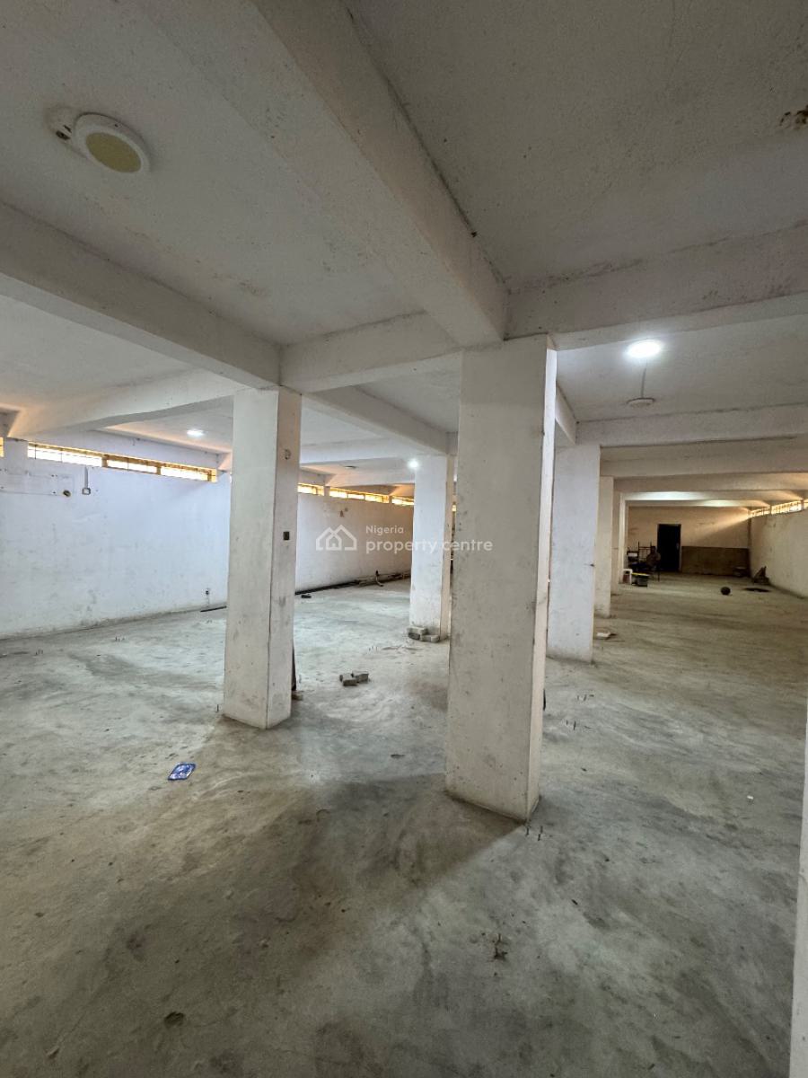 Warehouse Measuring 323.06 Sqm + 2 Offices, Bathroom & Toilets, Lekki Phase 1, Lekki, Lagos, Warehouse for Rent