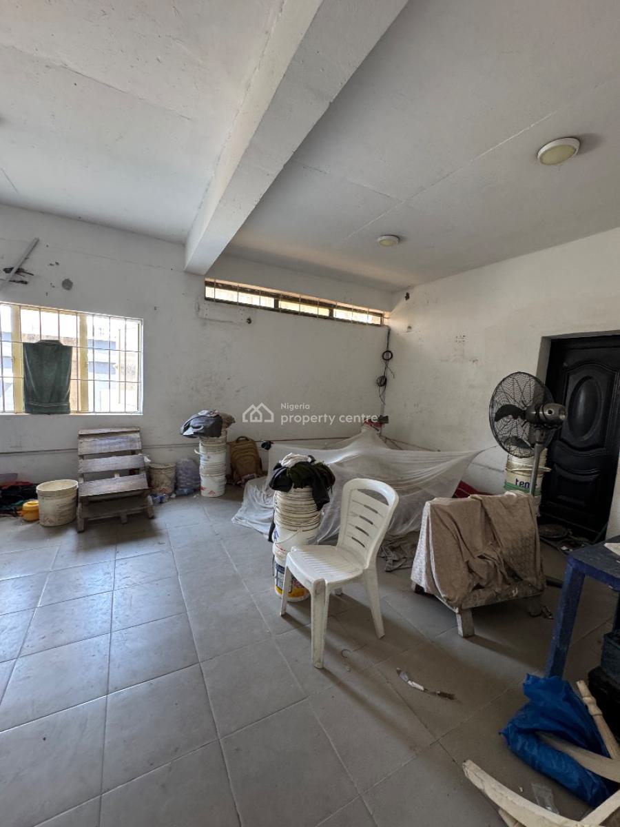 Warehouse Measuring 323.06 Sqm + 2 Offices, Bathroom & Toilets, Lekki Phase 1, Lekki, Lagos, Warehouse for Rent