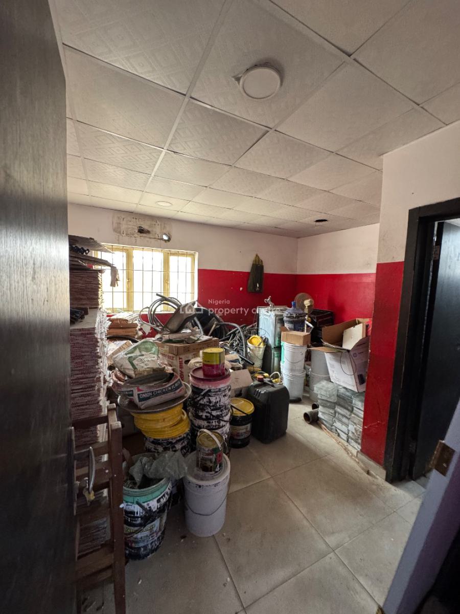 Warehouse Measuring 323.06 Sqm + 2 Offices, Bathroom & Toilets, Lekki Phase 1, Lekki, Lagos, Warehouse for Rent