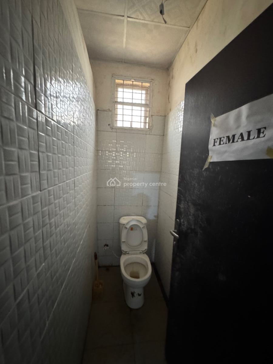 Warehouse Measuring 323.06 Sqm + 2 Offices, Bathroom & Toilets, Lekki Phase 1, Lekki, Lagos, Warehouse for Rent