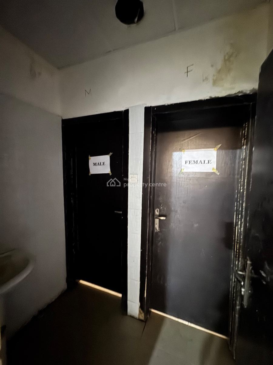 Warehouse Measuring 323.06 Sqm + 2 Offices, Bathroom & Toilets, Lekki Phase 1, Lekki, Lagos, Warehouse for Rent