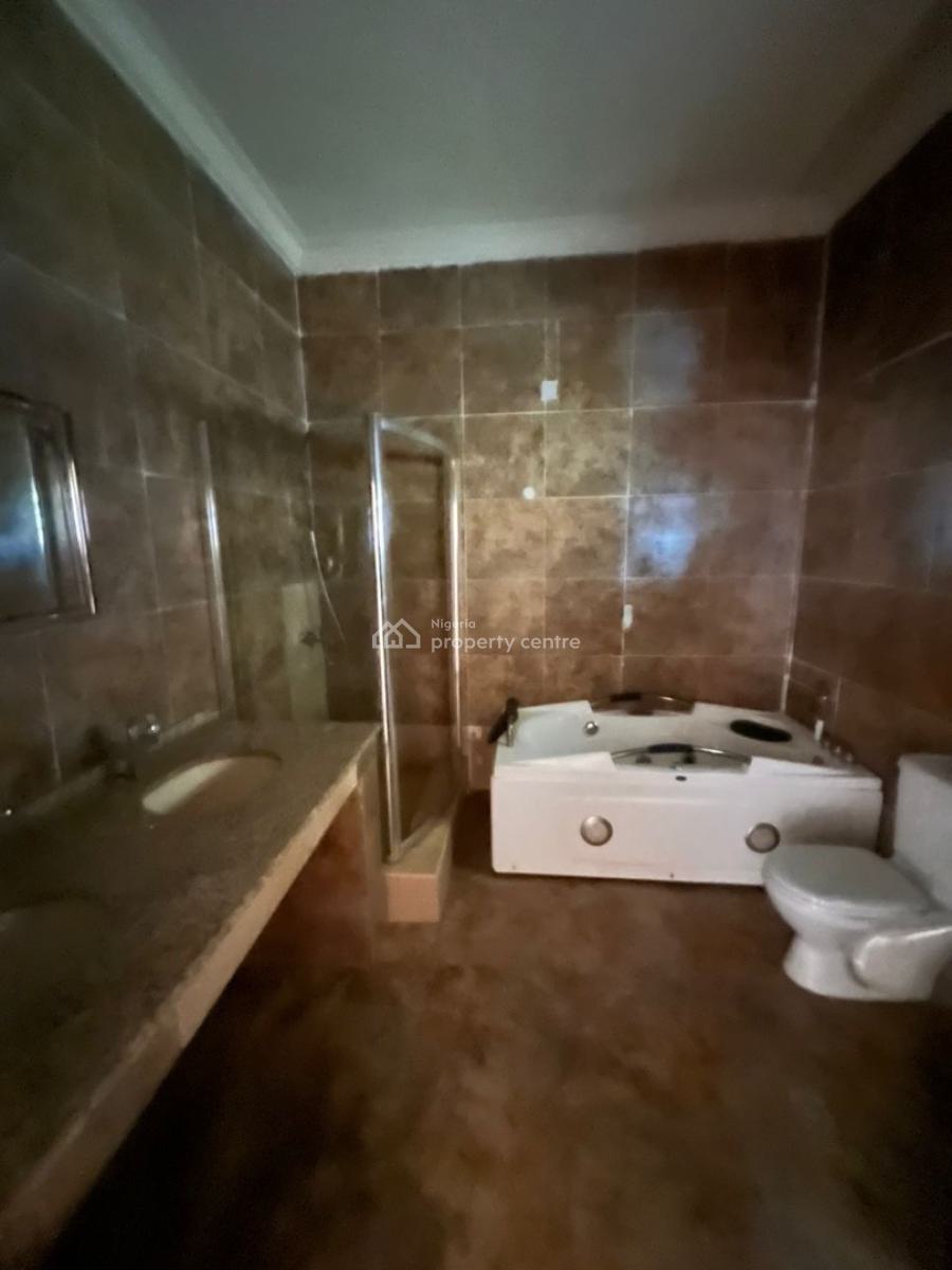 4 Bedroom Terraced Duplex with  an Attached Bq., Guzape District, Abuja, Terraced Duplex for Rent