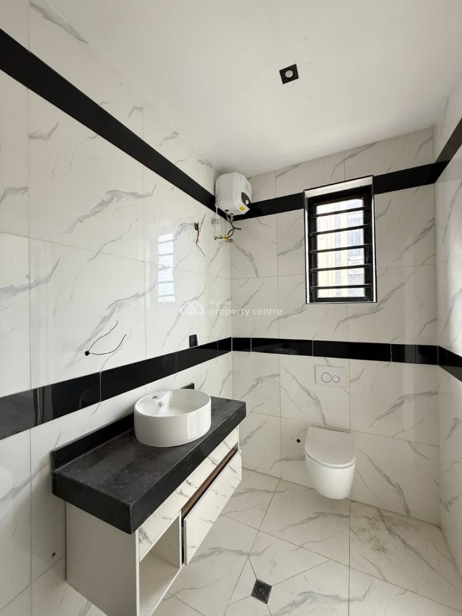 Beautiful 2 Bedroom Apartment, Lekki Phase 1, Lekki, Lagos, Block of Flats for Sale