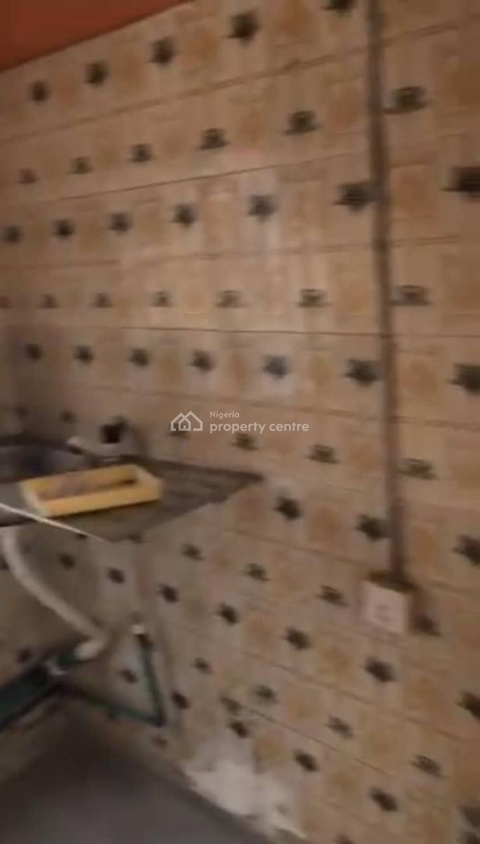 Lovely 2 Bedroom Flat, Soluyi, Gbagada, Lagos, Flat / Apartment for Rent