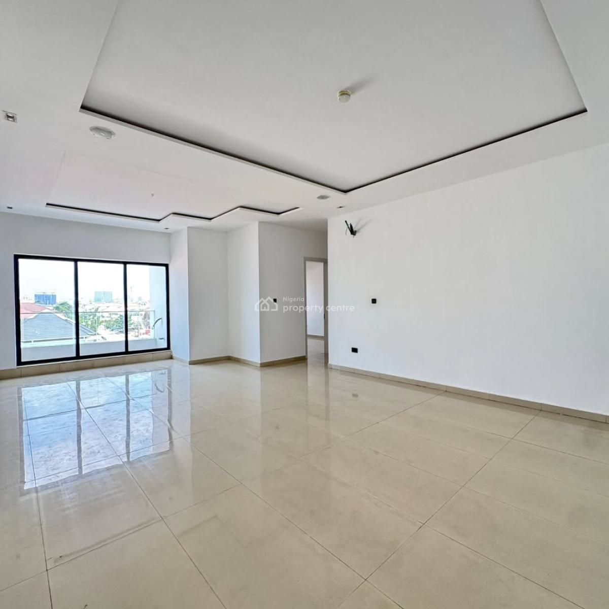 Spacious  3  Bedroom Apartment, Lekki Phase 1, Lekki Phase 1, Lekki, Lagos, Block of Flats for Sale