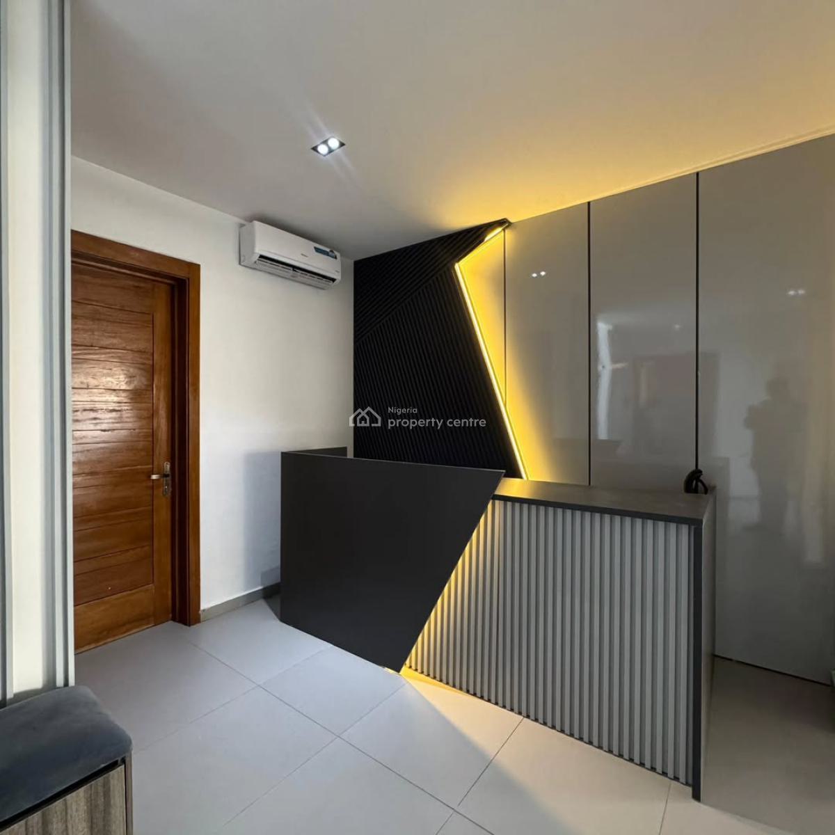 Spacious  3  Bedroom Apartment, Lekki Phase 1, Lekki Phase 1, Lekki, Lagos, Block of Flats for Sale