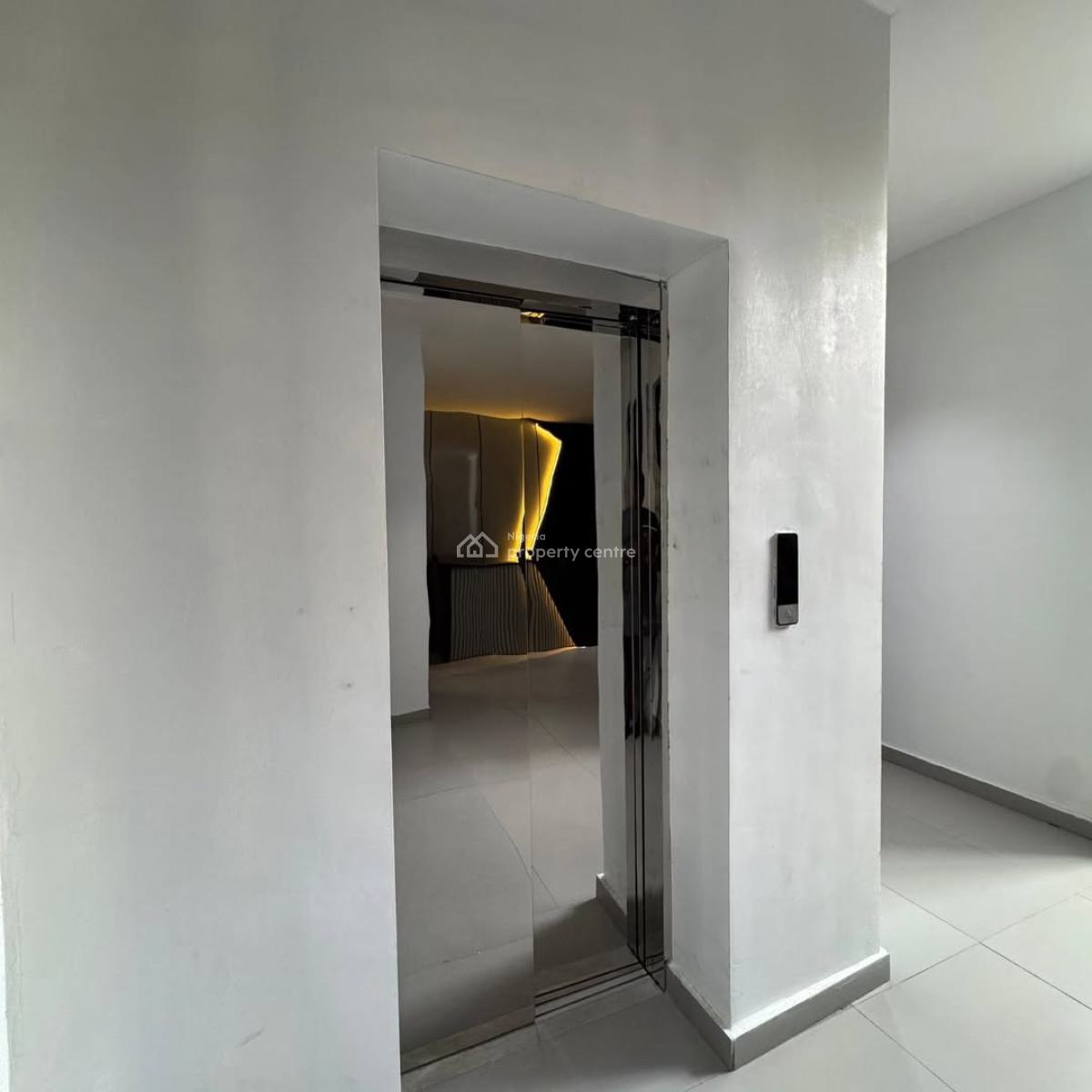 Spacious  3  Bedroom Apartment, Lekki Phase 1, Lekki Phase 1, Lekki, Lagos, Block of Flats for Sale