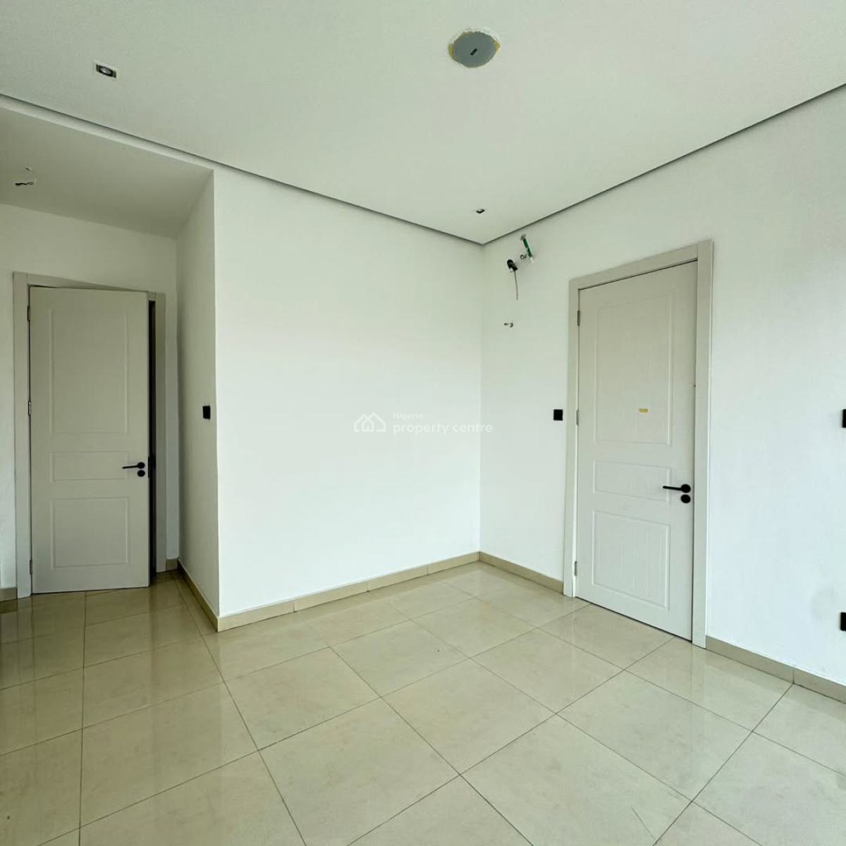 Spacious  3  Bedroom Apartment, Lekki Phase 1, Lekki Phase 1, Lekki, Lagos, Block of Flats for Sale