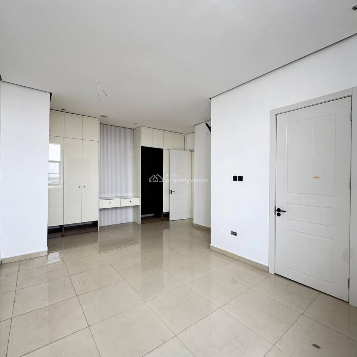 Spacious  3  Bedroom Apartment, Lekki Phase 1, Lekki Phase 1, Lekki, Lagos, Block of Flats for Sale