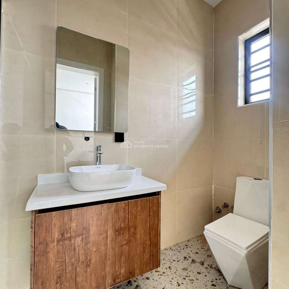 Spacious  3  Bedroom Apartment, Lekki Phase 1, Lekki Phase 1, Lekki, Lagos, Block of Flats for Sale