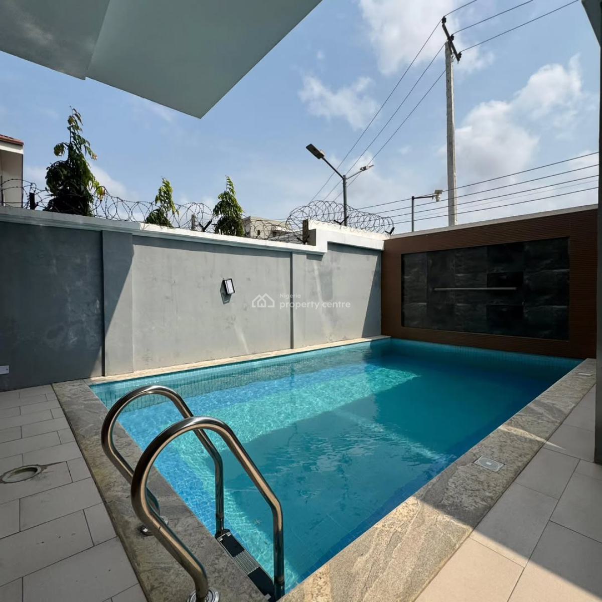 Spacious  3  Bedroom Apartment, Lekki Phase 1, Lekki Phase 1, Lekki, Lagos, Block of Flats for Sale