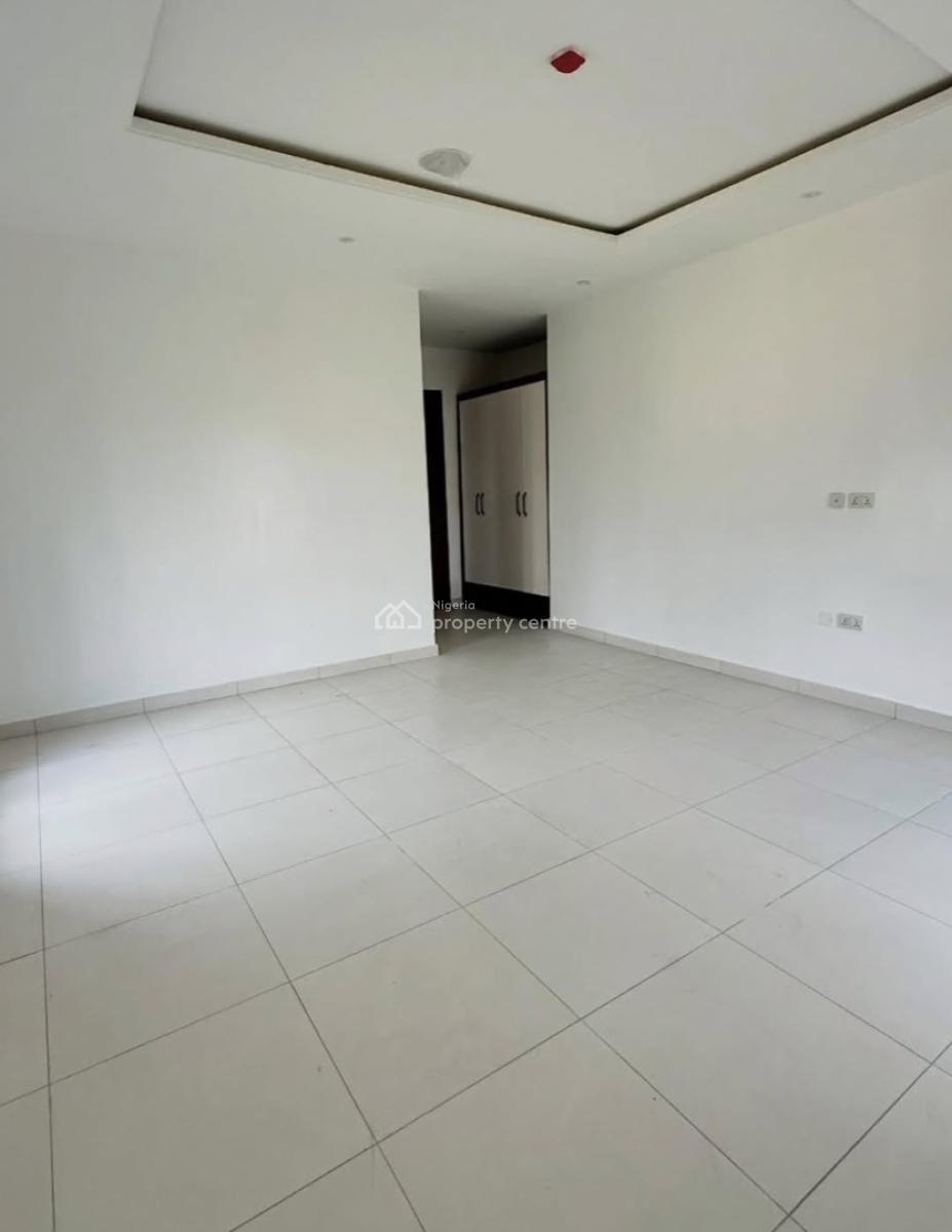 Spacious 2 Bedroom Apartment, Ikate, Lekki, Lagos, Block of Flats for Sale